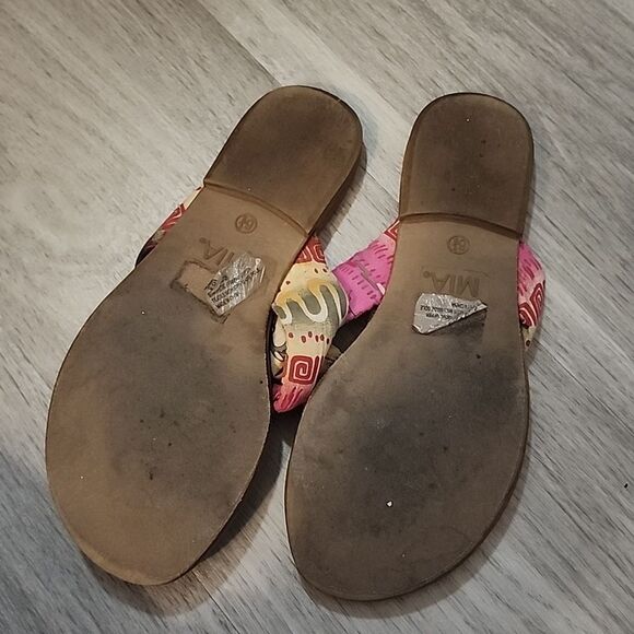 Mia Flip Flops - Picture 2 of 3